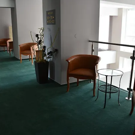 酒店 Empire Hotel 3*